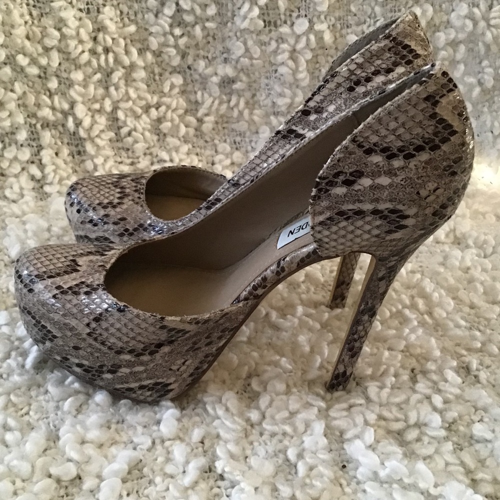 Steve madden snake skin heels